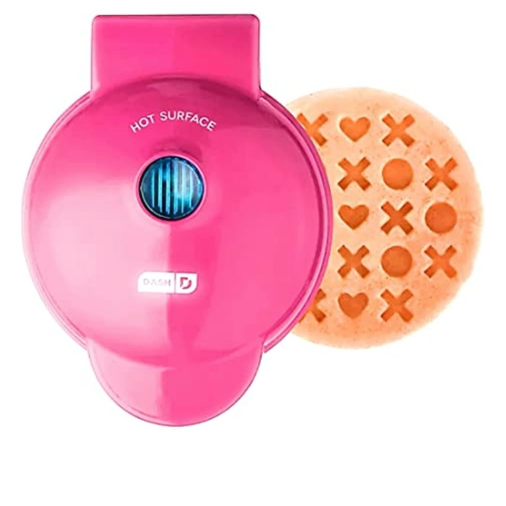 Dash Mini Waffle Maker X and 💕